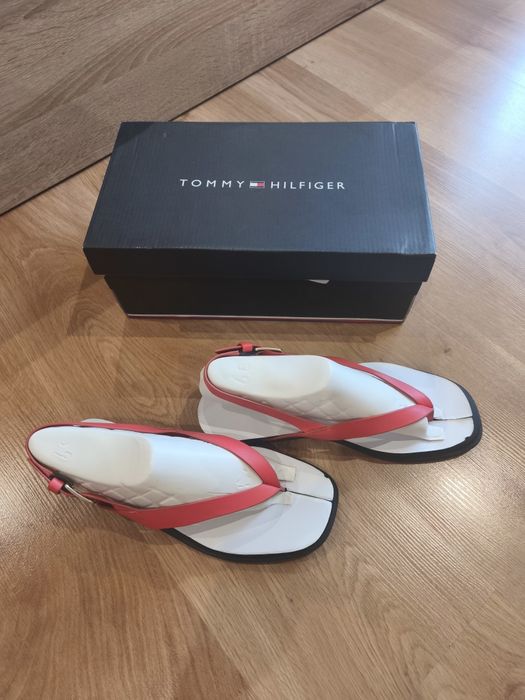 Tommy Hilfiger 39