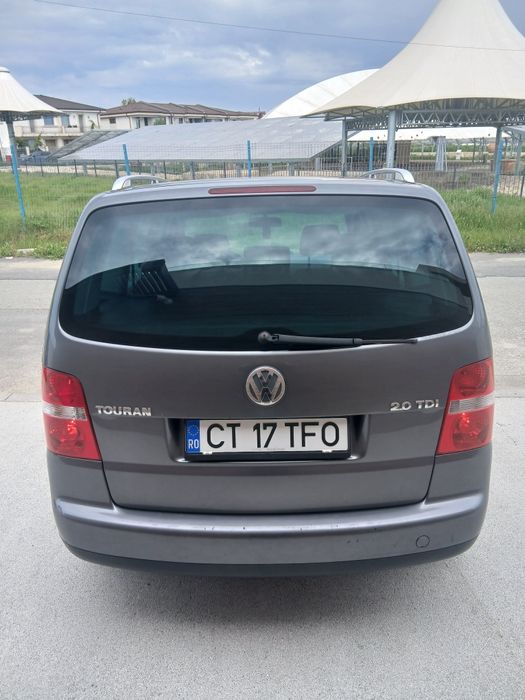 Ofer spre vînzare wolsvagen touran
