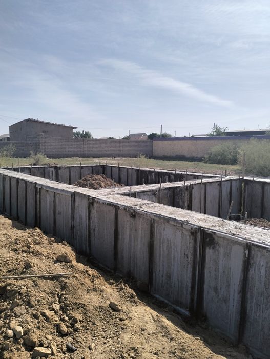 Yer  sotiladi hujjati bor qurilishi tugallmagan