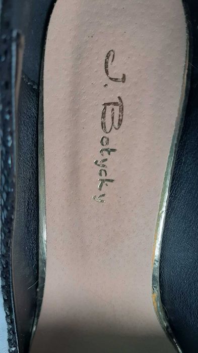 Официални черни обувки на чешката фирма "Ботички"