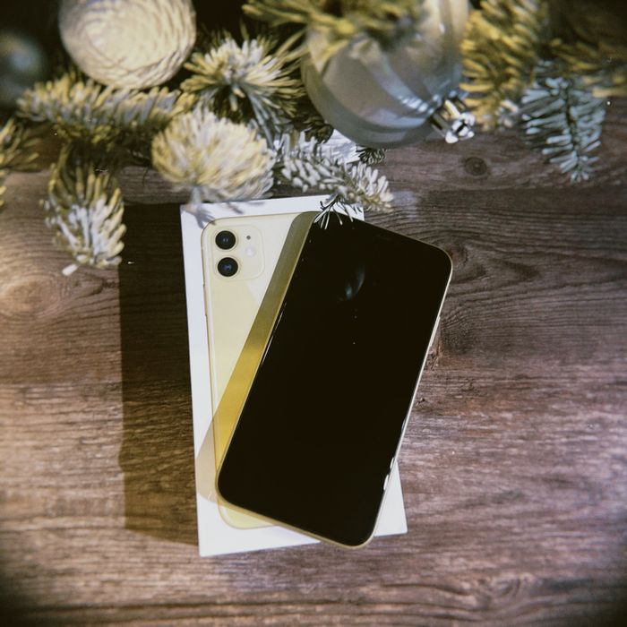 Продаю iphone 11 128 ГБ, акб 73%