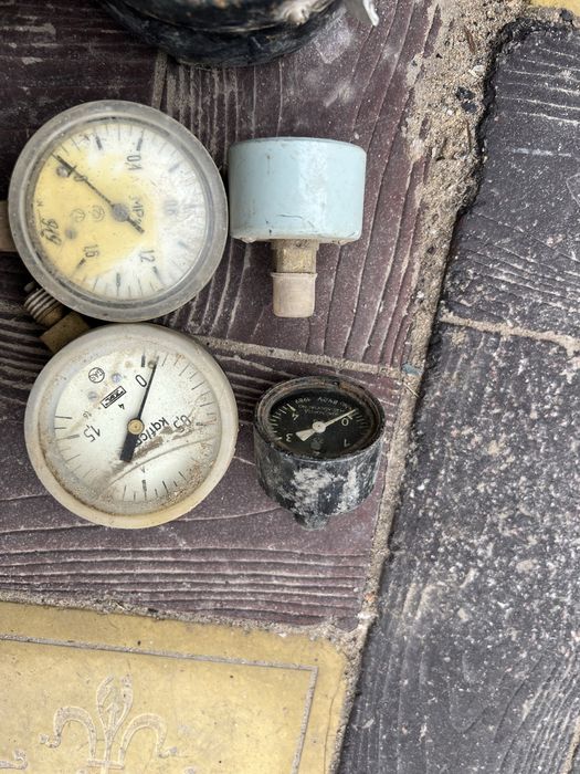 Проходной изолятор /манометры/ амперметры