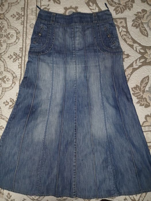 Продам джинсовую юбку. Длинная.