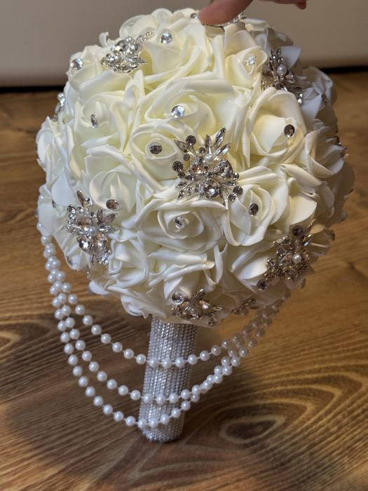 Lumanari si buchet de mireasa