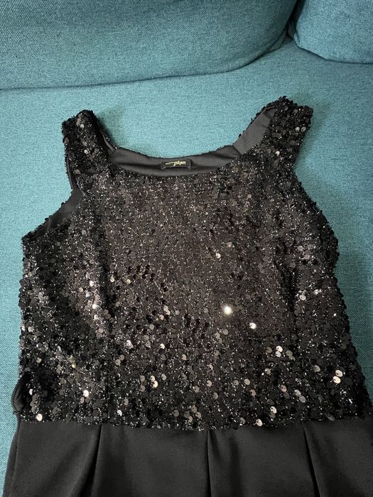 Vand rochie neagra cu paiete