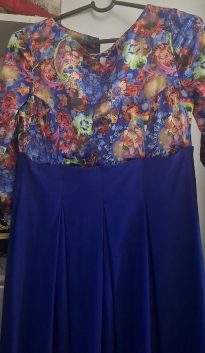 Көйлек сатылады.