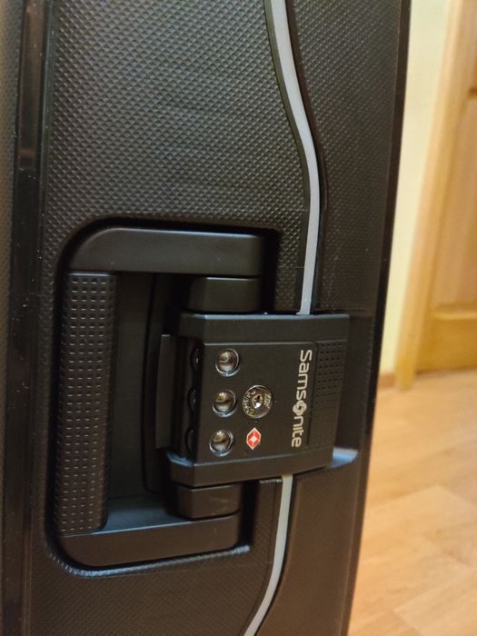 Troler cabină SAMSONITE Spinner S'Cure  55 cm negru