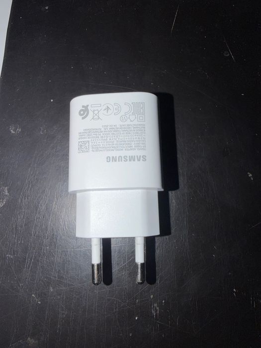 Продавам Самсунг S26 на 20 дни 512 гб