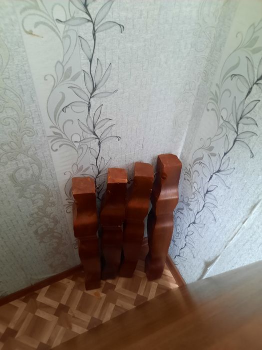 Стол 4м сатылады.