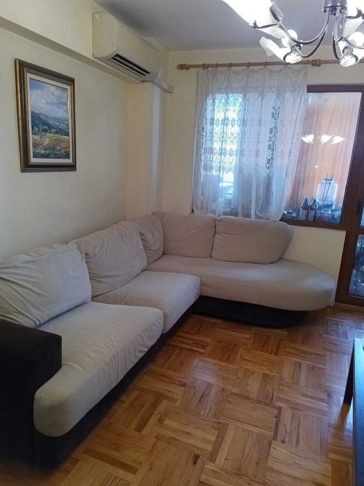 Диван за хол в перфектно състояние