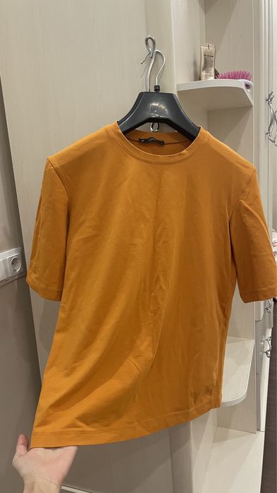 Футболка новая 2000 тг