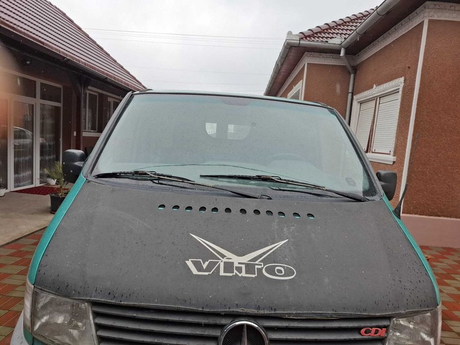 Vând Mercedes vito