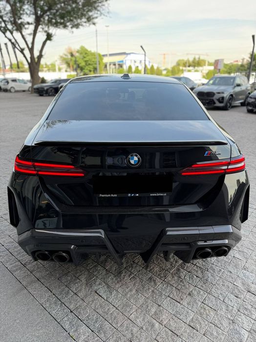 Продам BMW M5 G90