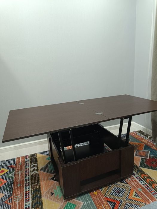 Стол - трансформер 2 - в - 1: из журнального в обеденный.