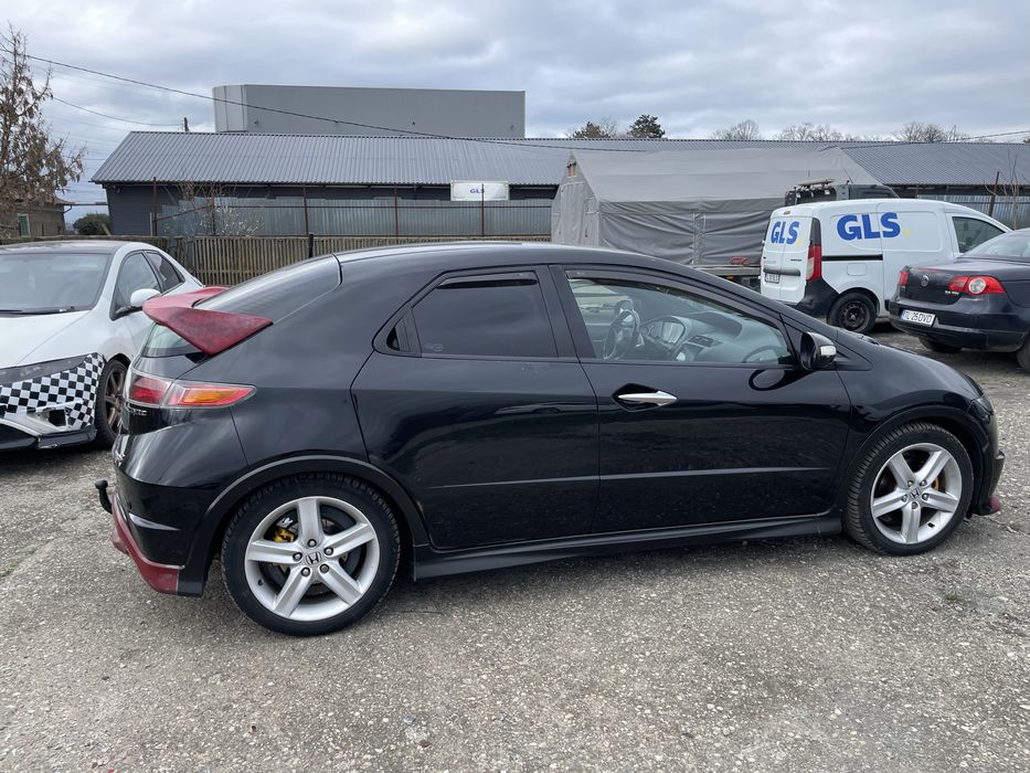 Vand sau schimb cu auto pe brnzina.