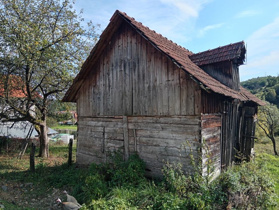 Șură veche pentru desfăcut