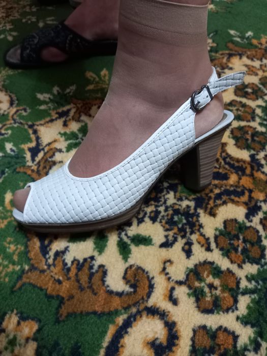 Босоножки женские