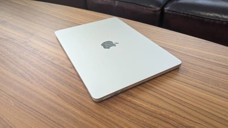 Продам MacBook Air  M3 16 GB