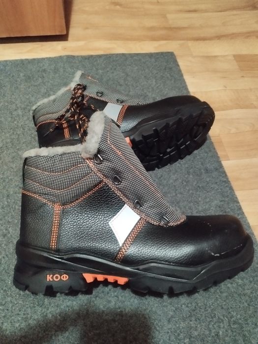 Ботинки зимние .