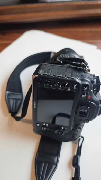 Nikon D7100 body + obiectiv 16-85mm 56030 cadre