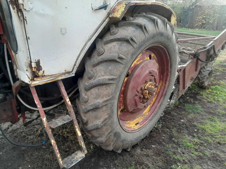 Трактор ЮМЗ Трактор