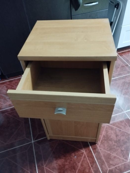 Продам тумбочку Ольха