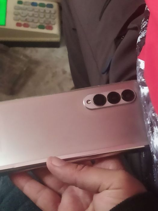 Salom samsung z fold 3 vetnam sotladi