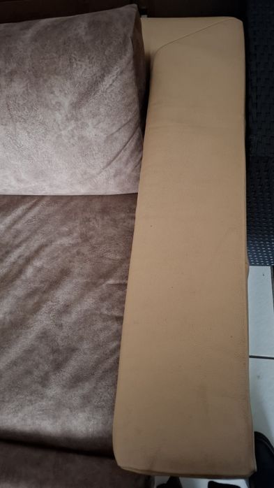 Разтеготелен диван естествена кожа и табуретка