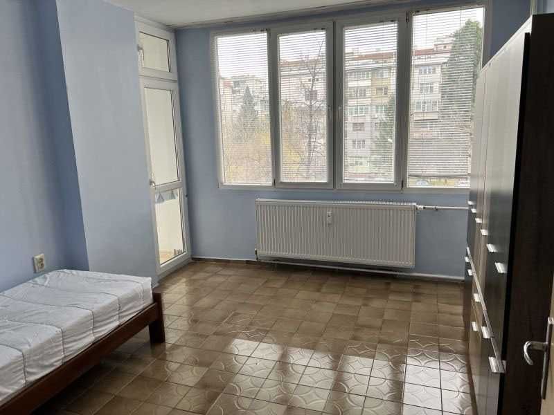 Тристаен ап. под наем в кв. Хиподрума