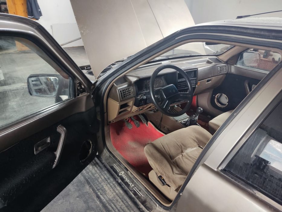 Продам автомобиль Рено 19