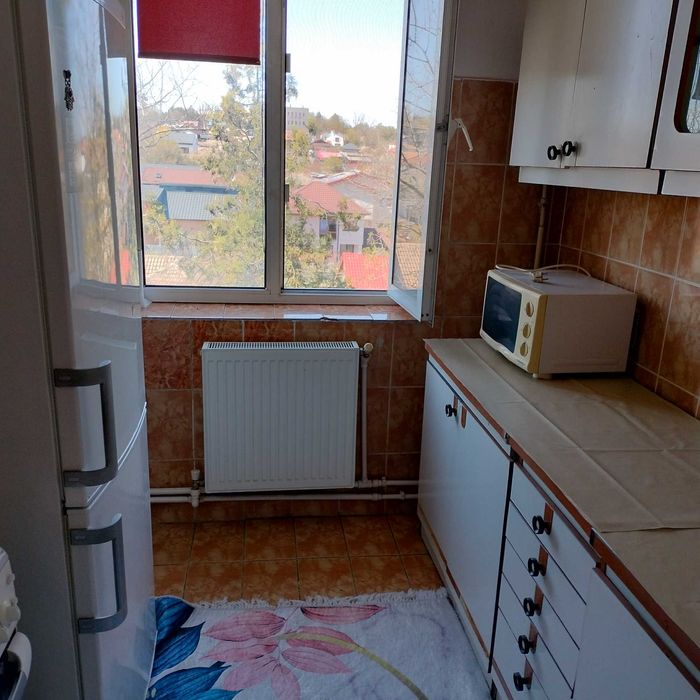 Inchiriez apartament
