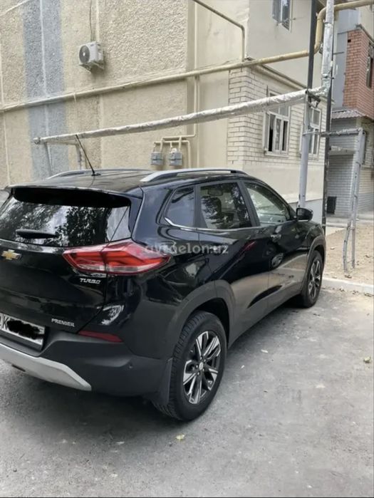 Tracker 2 2024 premier plus