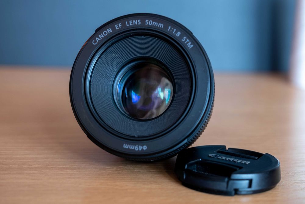 Canon 100D + 18-55mm + 50mm f/1.8 – Stare foarte bună