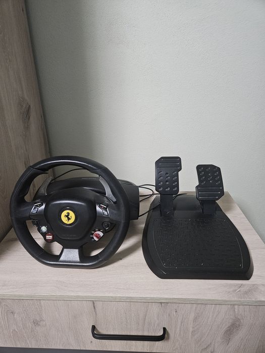 Volan si pedale Trustmaster Ferrari 458 italia