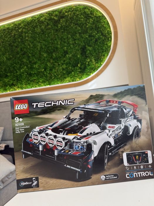 LEGO Technic App-Controlled Top Gear Rally Car 42109. Не е отваряно