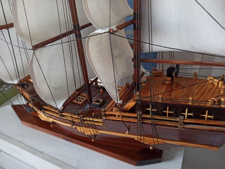 Сувенирный корабль для босса