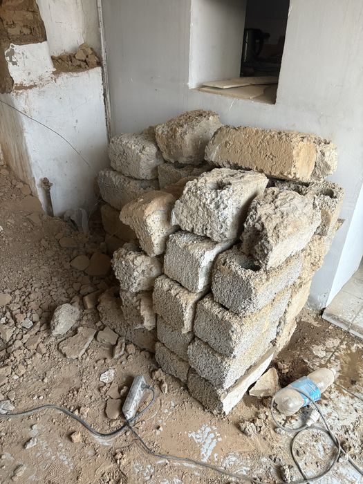 Жженный кирпич шлакоблок