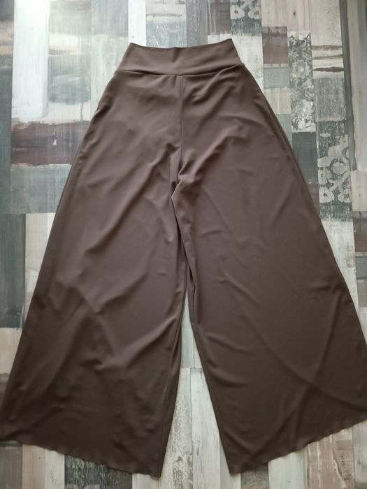 Zara панталон с ефектни крачоли