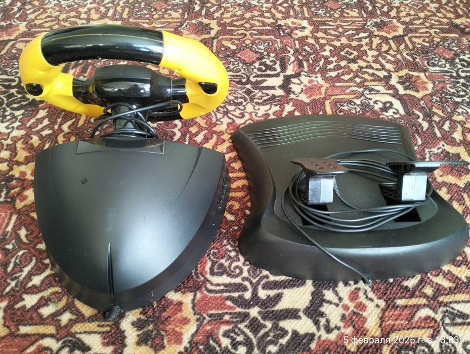 Продам руль с педалями для компьютера