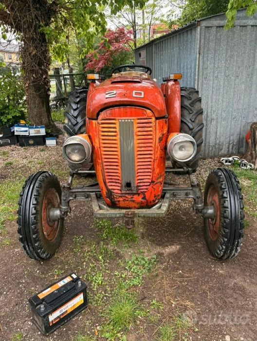 Vând tractor 240