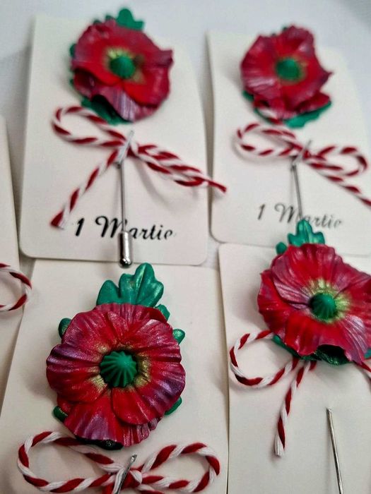 Broșe mărțișor 15 ron/buc, realizate handmade din  FIMO
