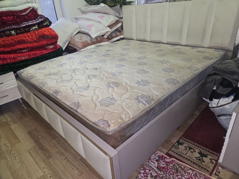 Спальная кровать.