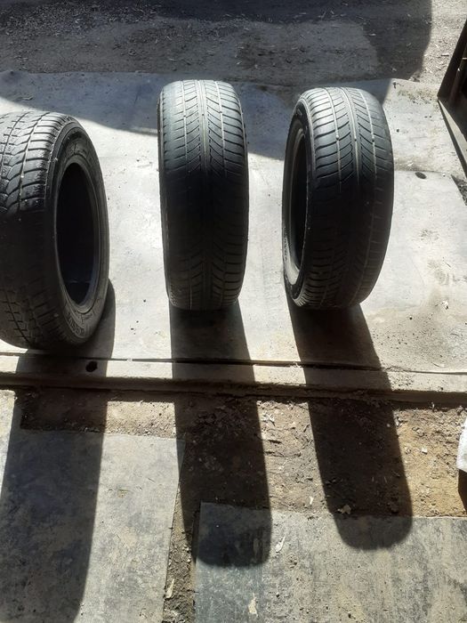 Резина для автомобиля продаю.