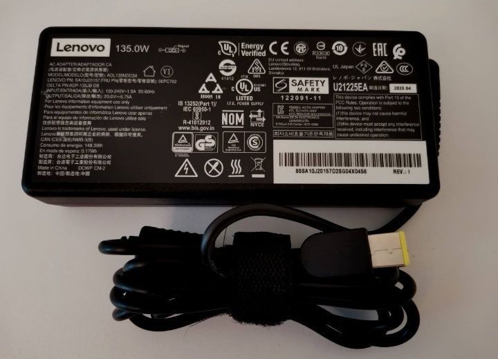 Încărcătoare originale laptop HP, Apple, Microsoft Surface.