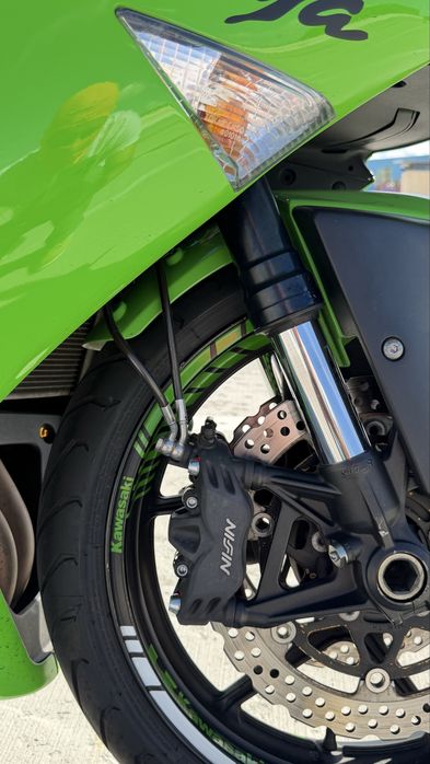 Vând Kawasaki ZX-6R