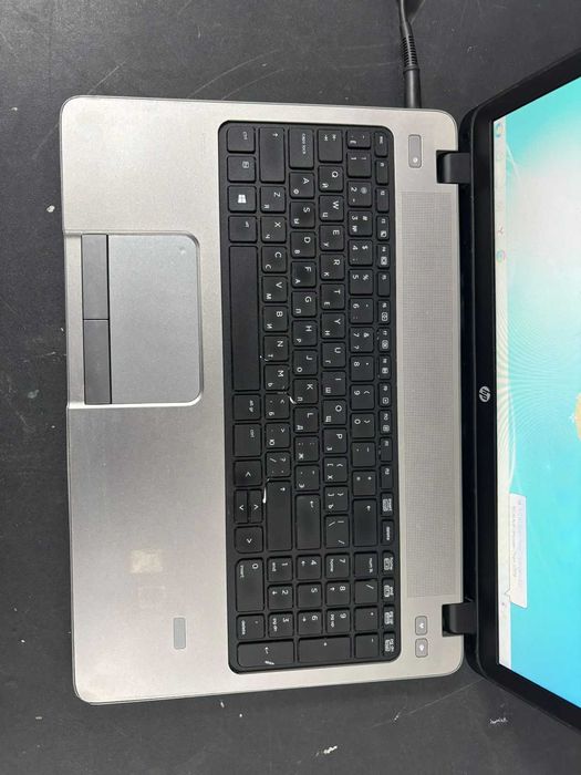 Ноутбук Hp в хорошем состояний