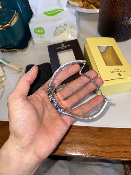 Patek philippe nautilus часы