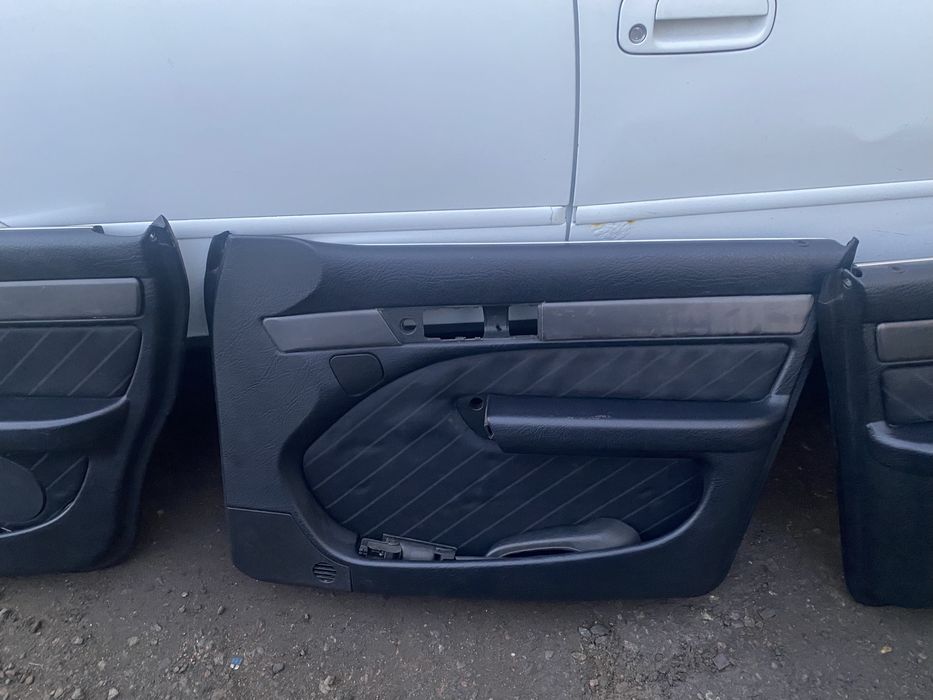 Обшивка дверей ауди