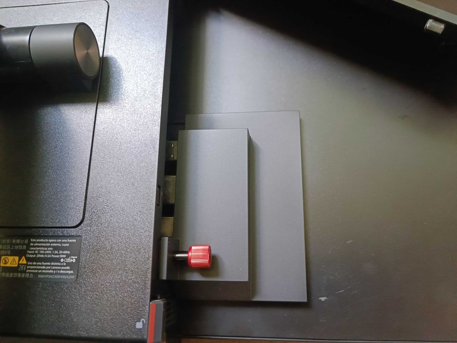 Повреден монитор Lenovo TIO24D 24"