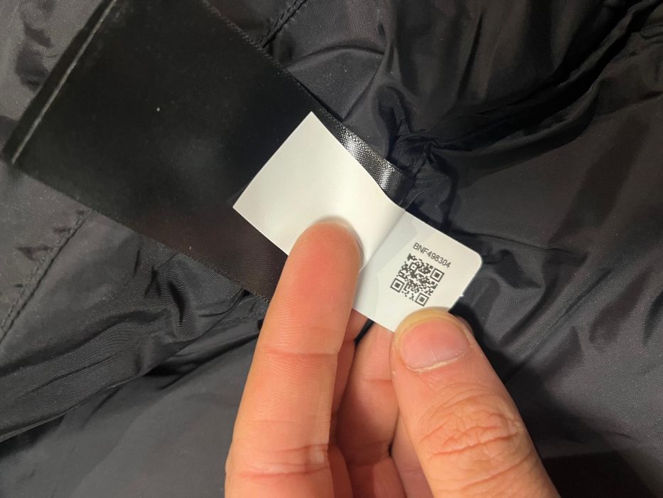 Vând geaca north face